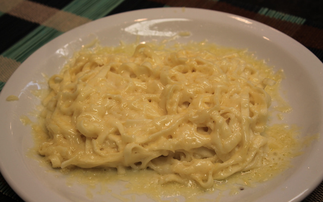 Macarrão quatro queijos da Tia Dú