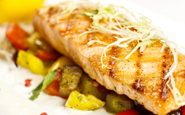 Filé de merluza ao queijo prato