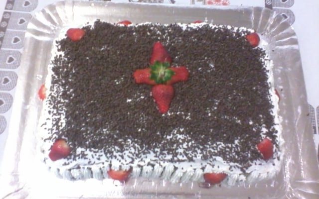 Bolo de morango e chocolate