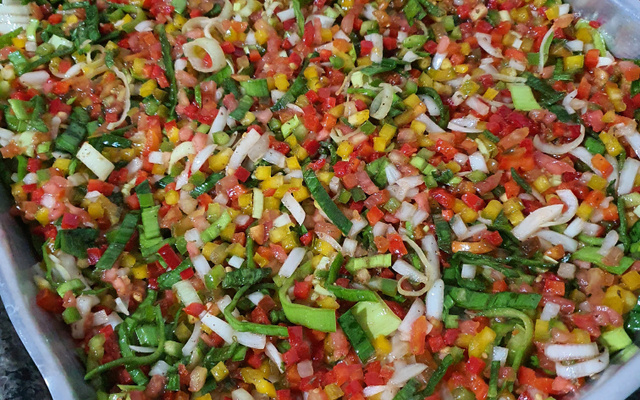 Antepasto de pimentão e alho-poró