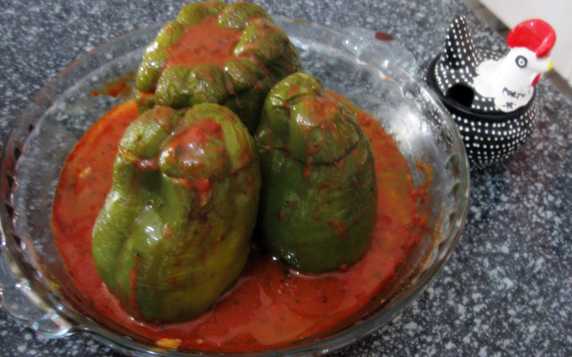 Pimentão recheado com toscana de frango