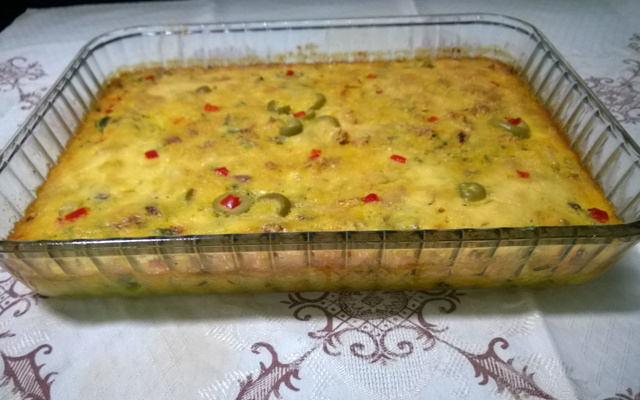 Torta de arroz cozido com carne (ou frango, porco, etc.)