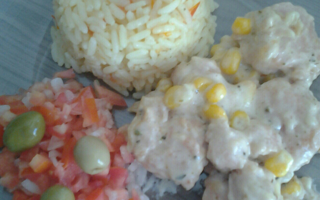 Lingüiça de frango com requeijão