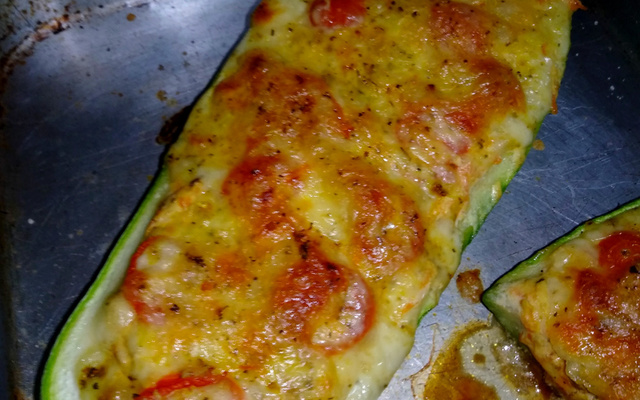 Abobrinha recheada (sem carne)