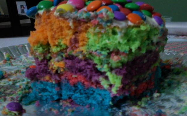 Bolo arco-íris