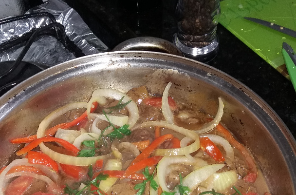 Bife de fígado acebolado