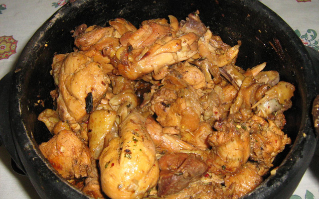 Frango caipira com polenta e cambuquira
