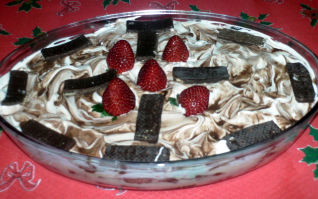 Pavê de Bis com morangos