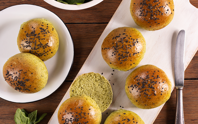 Pão de Hambúrguer de Espinafre