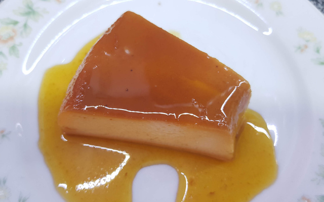 Pudim de leite com bolachas maisena