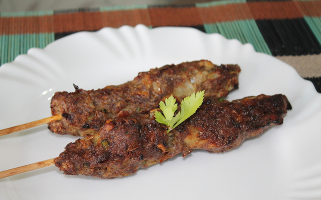 Kafta (carne moída no espeto)