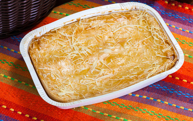 Torta de frango com mussarela