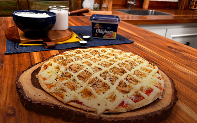 Pizza de frango com requeijão