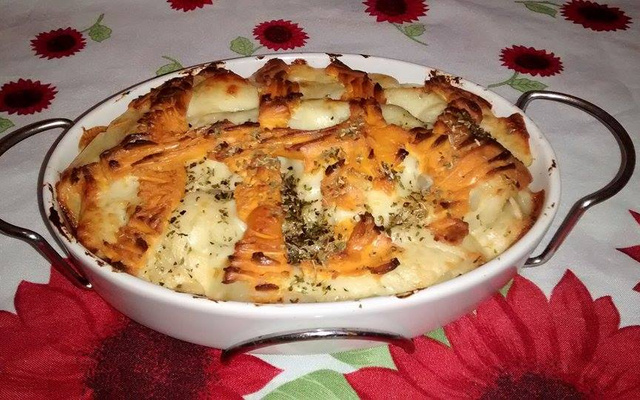 Batata ao forno com queijo