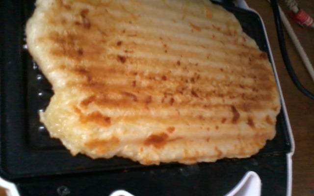 Pão de queijo de sanduicheira