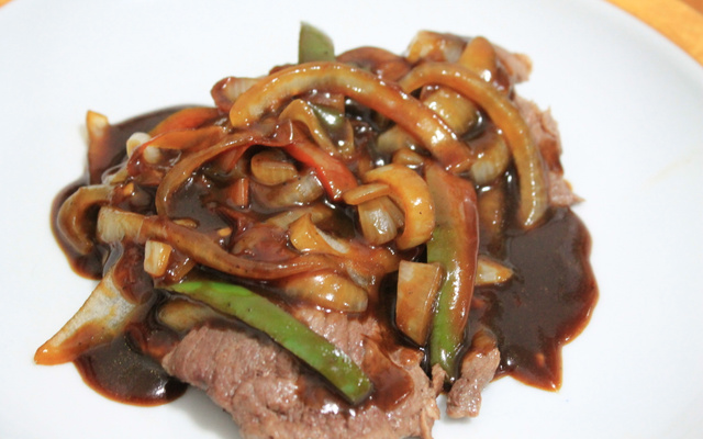 Bife ao molho barbecue