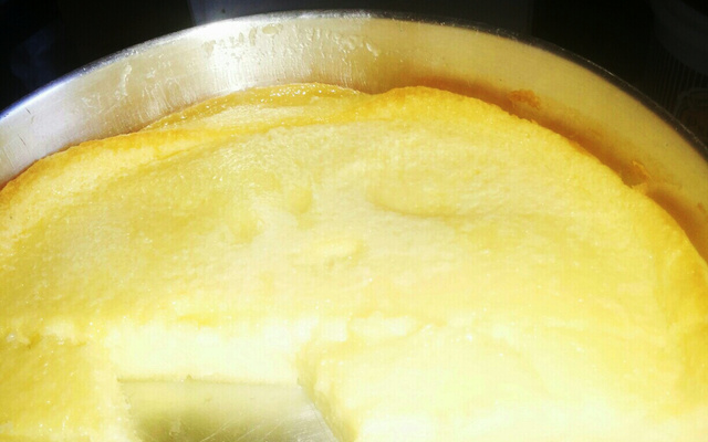 Torta cremosa de coco com requeijão