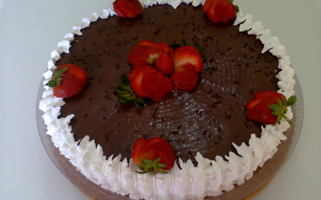 Bolo recheado fácil fácil