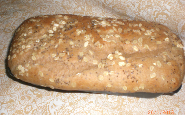 Pão fofinho de farinha integral de liquidificador