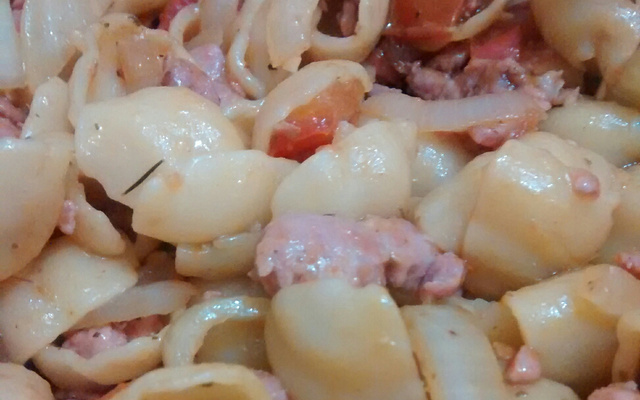 Macarronada com linguiça