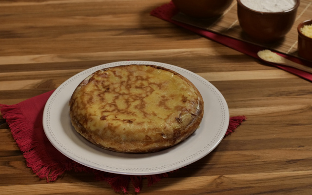 Pão de queijo gigante de frigideira