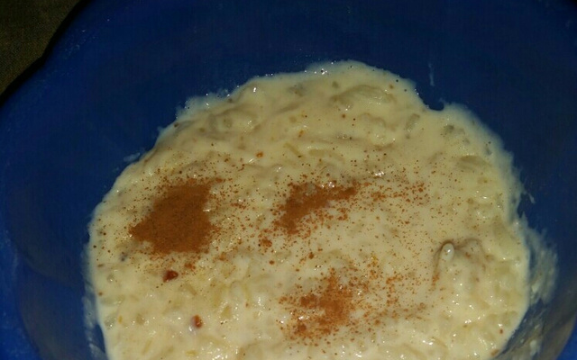 Arroz doce com coco e paçoca