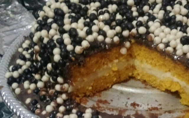 Bolo de cenoura recheado