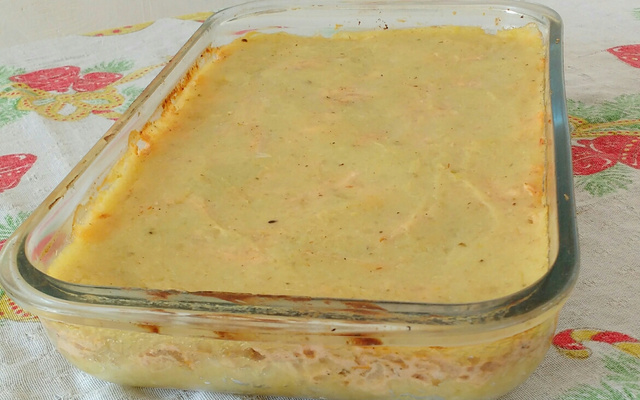 Escondidinho fit de batata doce com frango
