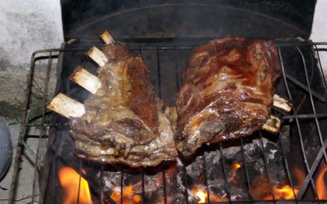 Costela no saco de carvão