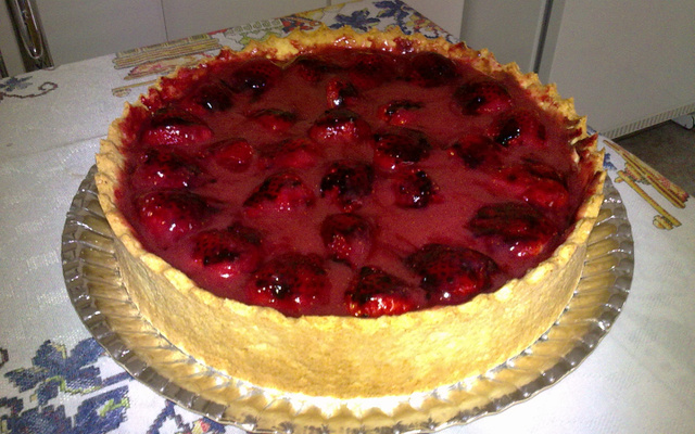 Torta de morango com chocolate trufado