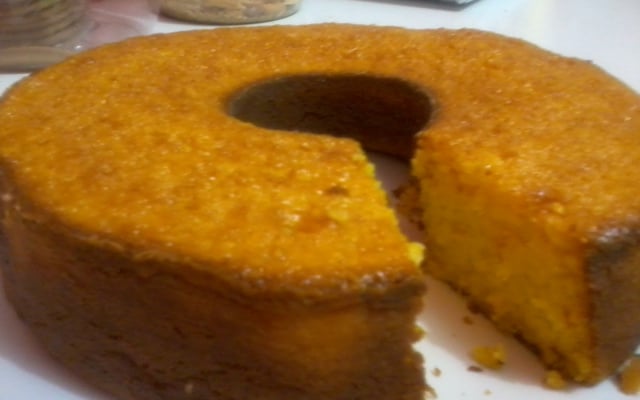 Bolo de milho de lata no liquidificador