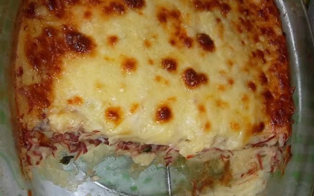 Escondidinho de carne seca