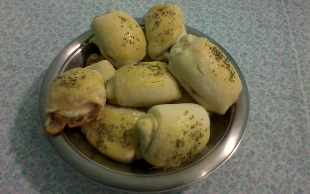 Pãezinhos de presunto e queijo