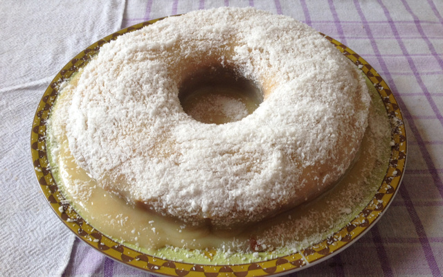 Bolo de coco e queijo