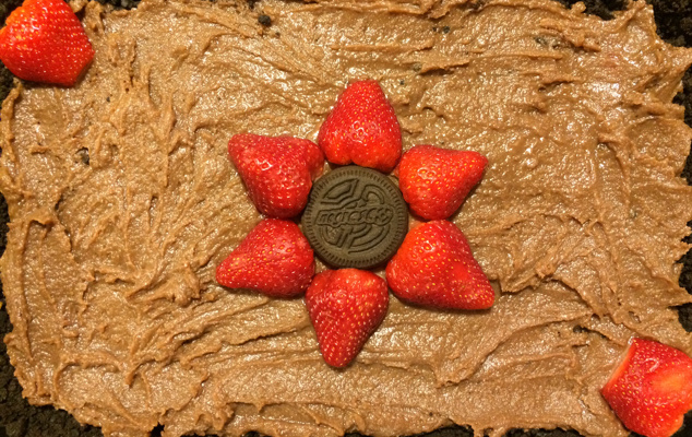 Torta de morango com brigadeiro e oreo