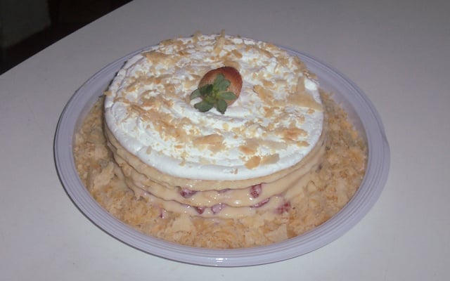 Bolo mil folhas de morango