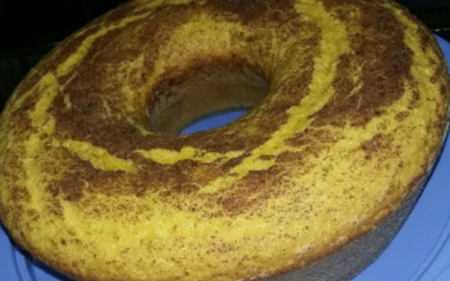 Bolo simples de fubá