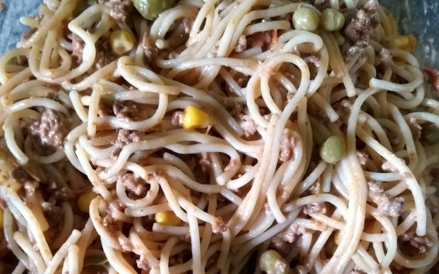 Macarrão com carne moída