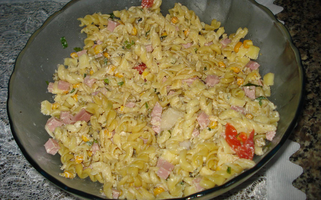 Macarrão com maionese
