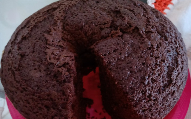 Bolo simples de chocolate