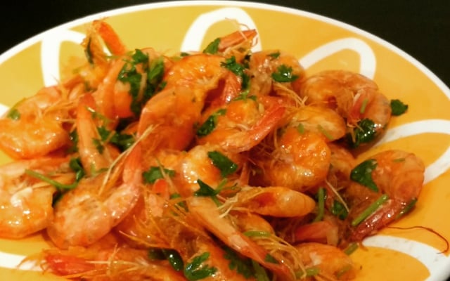Camarão ao alho e óleo