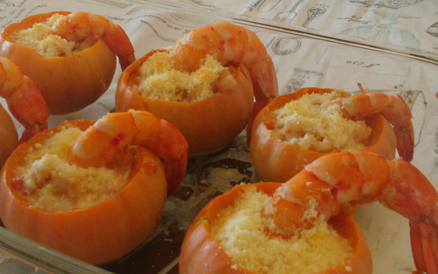 Abóbora recheada com creme de camarão