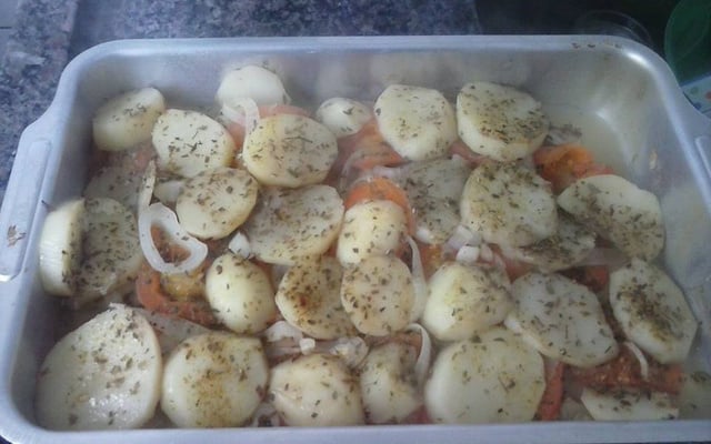 Filé de merluza com batata ao forno