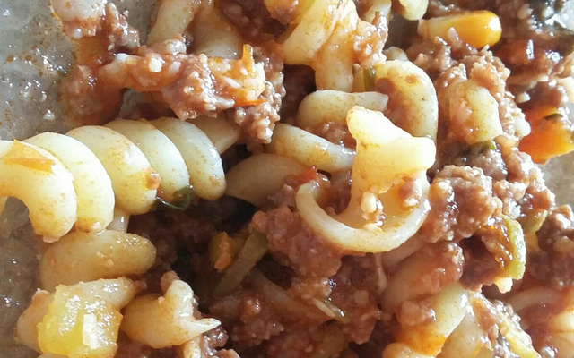 Macarrão com carne moída