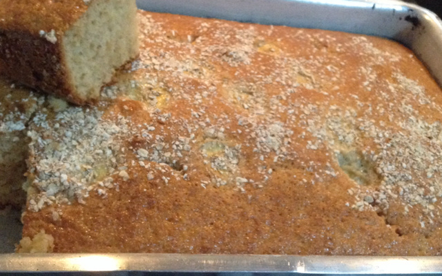 Bolo de banana com aveia