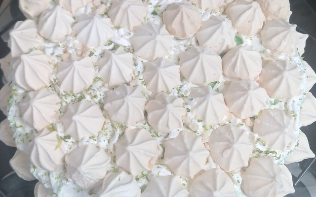 Bolo de limão com suspiro