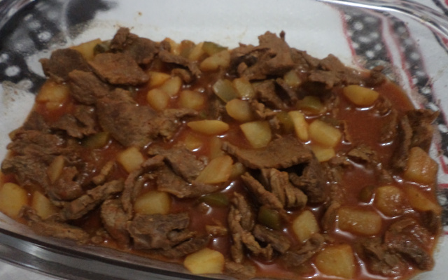 Carne diferente com batatas