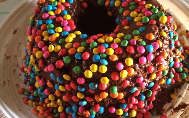 Bolo de ovomaltine crocante