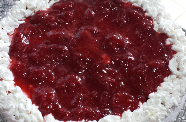 Bolo mousse de morango