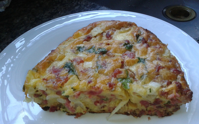 Omelete de forno com linguiça